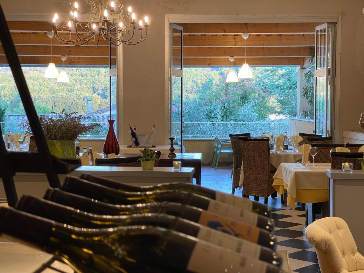 Hotel Berneron Vallon-Pont-dʼArc Zewnętrze zdjęcie