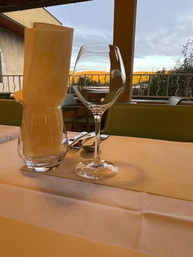 Hotel Berneron Vallon-Pont-dʼArc Zewnętrze zdjęcie