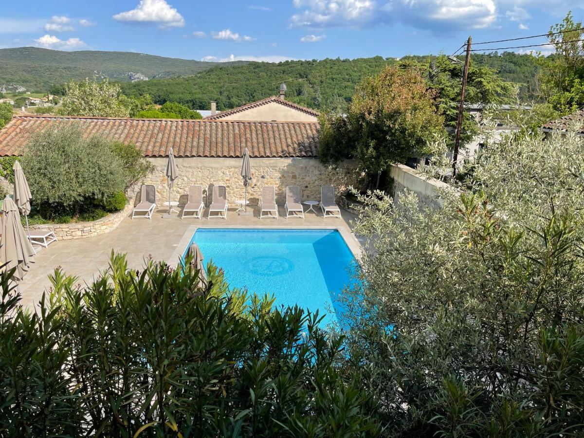 Hotel Berneron Vallon-Pont-dʼArc Zewnętrze zdjęcie