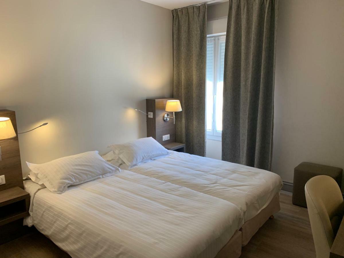 Hotel Berneron Vallon-Pont-dʼArc Zewnętrze zdjęcie