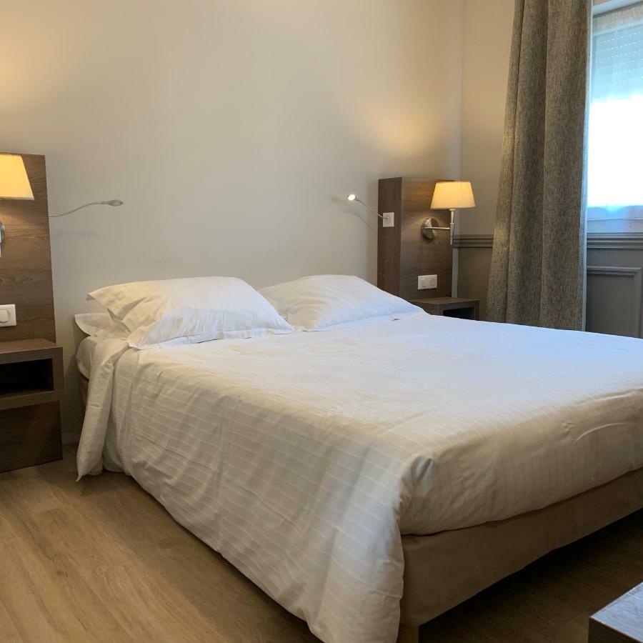 Hotel Berneron Vallon-Pont-dʼArc Zewnętrze zdjęcie