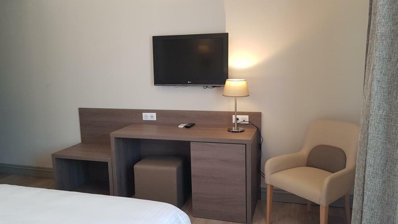 Hotel Berneron Vallon-Pont-dʼArc Zewnętrze zdjęcie