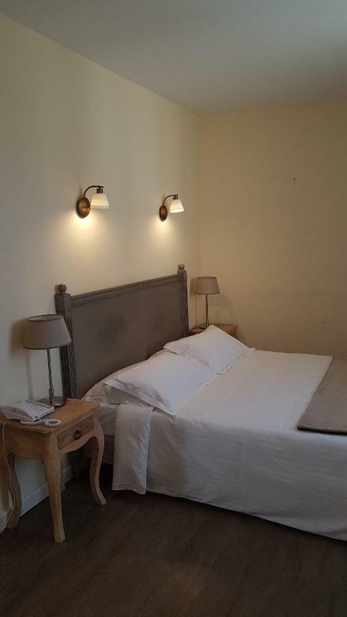 Hotel Berneron Vallon-Pont-dʼArc Zewnętrze zdjęcie